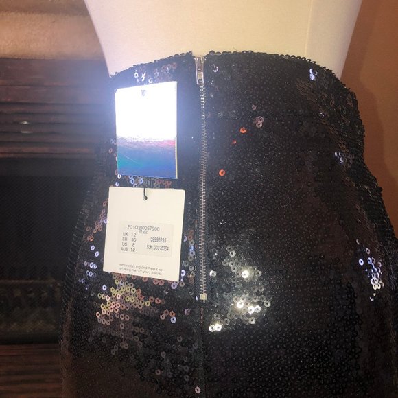 Sequin Skirt with Exposed Zipper back NEW - Picture 2 of 5